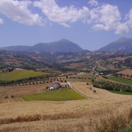 Agriturismo Il Vecchio Carro Campli Buitenkant foto